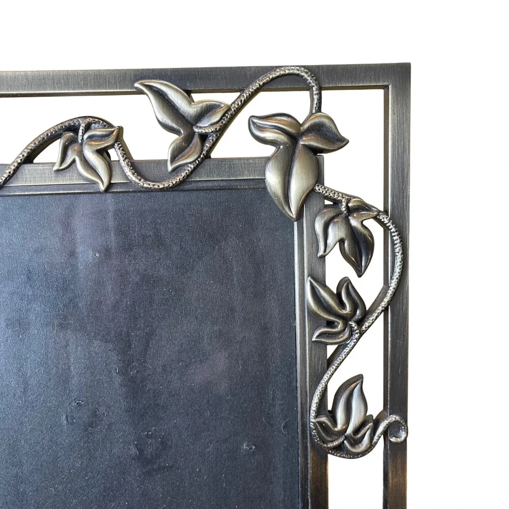 Vtg gold Mid Century Modern 5x7 Picture Frame Ornate Etched ivy filigree bronze